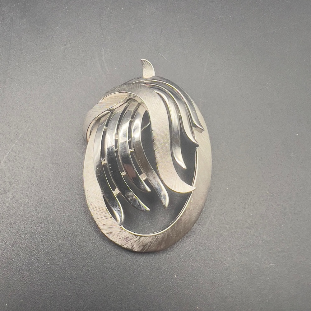 Vtg Signed Crown Trifari Brooch Shiny Bushed Silver Tone Oval Swirl Abstract